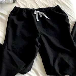 NWOT Figs scrub pants size XS/S black